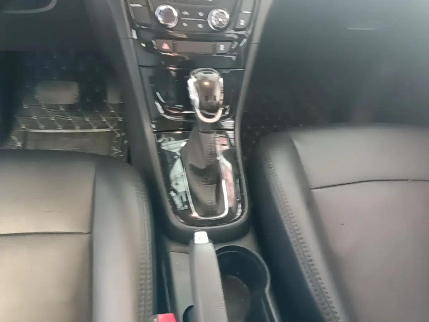 Buick Encore 2016 18T Automatic Two-Wheel Drive Urban Leading Edition — миниатюра 16
