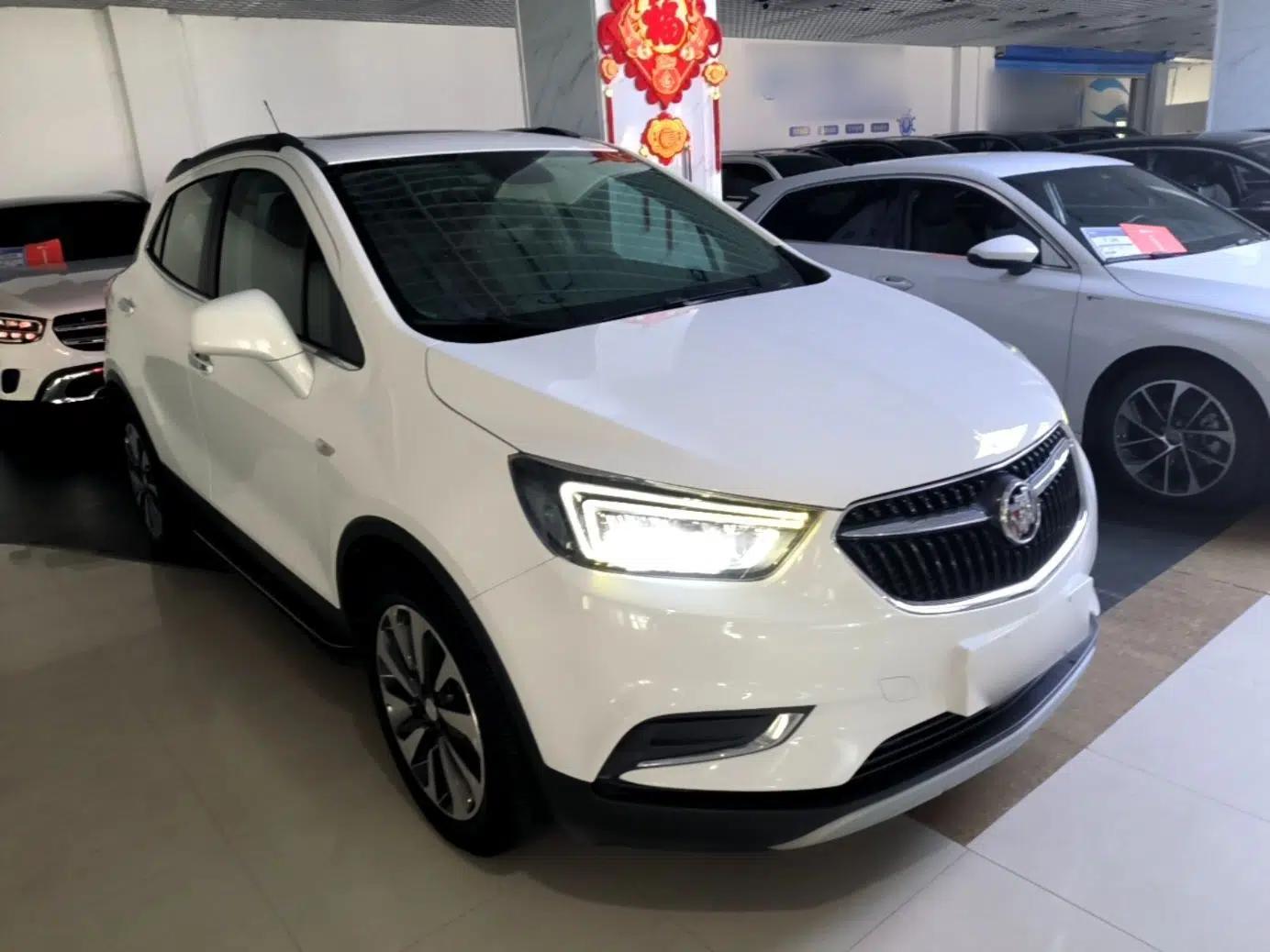 Buick Encore 2018 18T Automatic Two-Wheel Drive Urban Elite Model — миниатюра 3