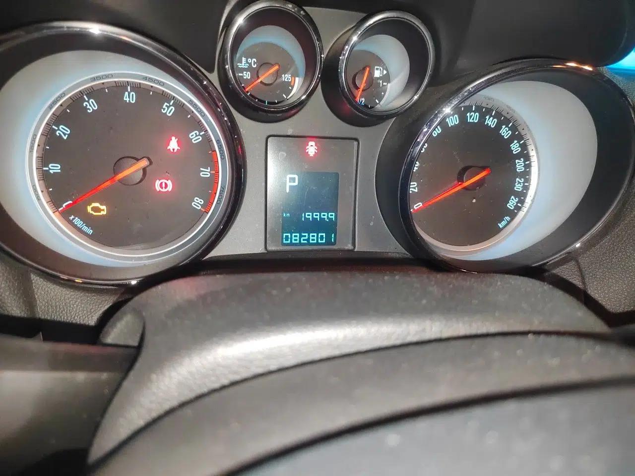 Buick Encore 2013 1.4T Automatic Two-Wheel Drive Elite Model — миниатюра 12