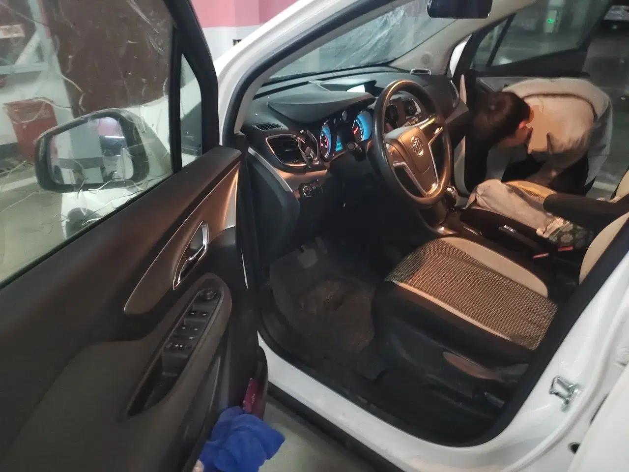 Buick Encore 2013 1.4T Automatic Two-Wheel Drive Elite Model — миниатюра 16