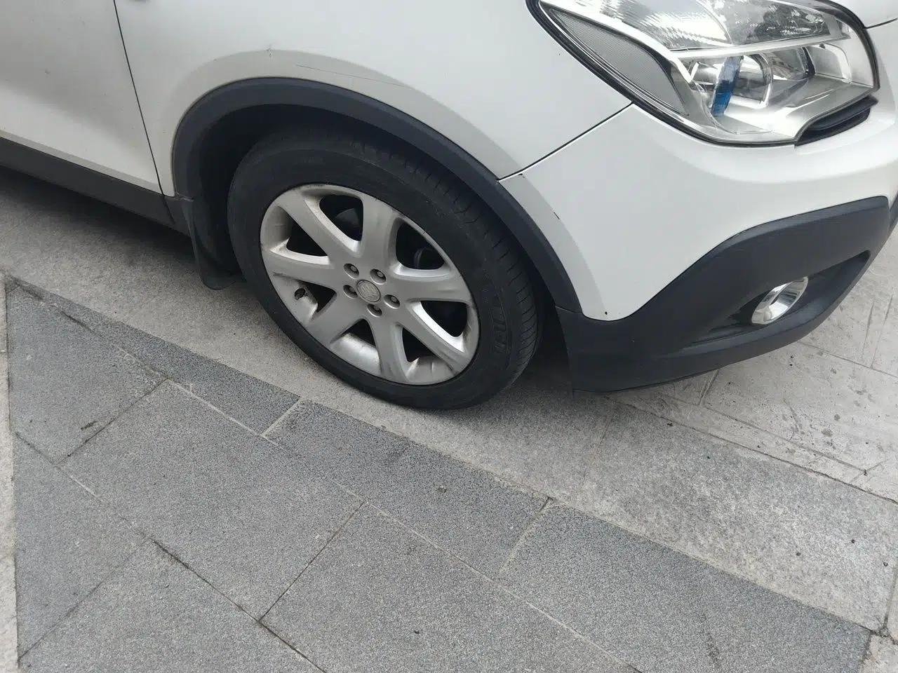 Buick Encore 2015 1.4T Automatic Two-Wheel Drive Urban Elite Version — миниатюра 8