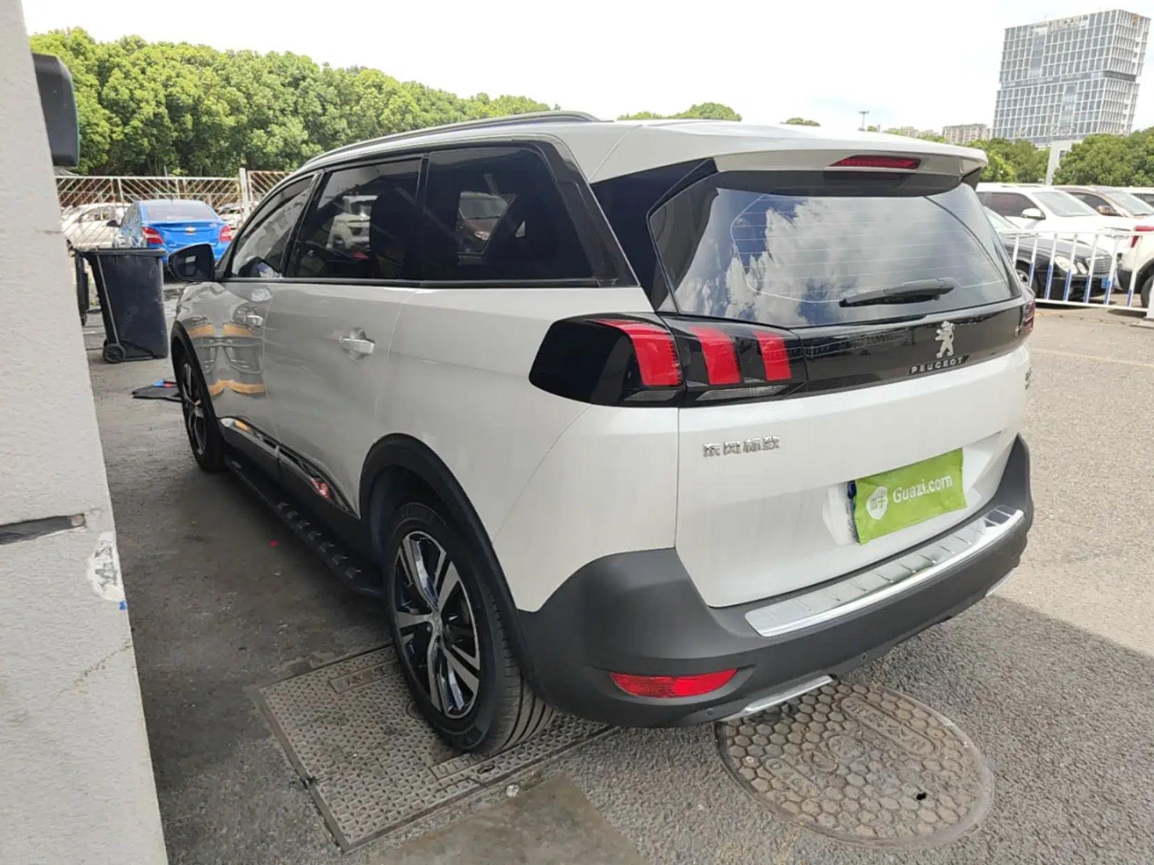 Peugeot 5008 2017 350THP 7-Seater Elite Edition — миниатюра 4