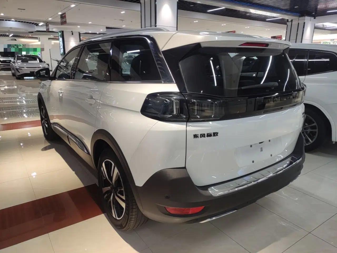Peugeot 5008 2023 400THP Passionate Full-Seat Edition 7 Seats — миниатюра 13