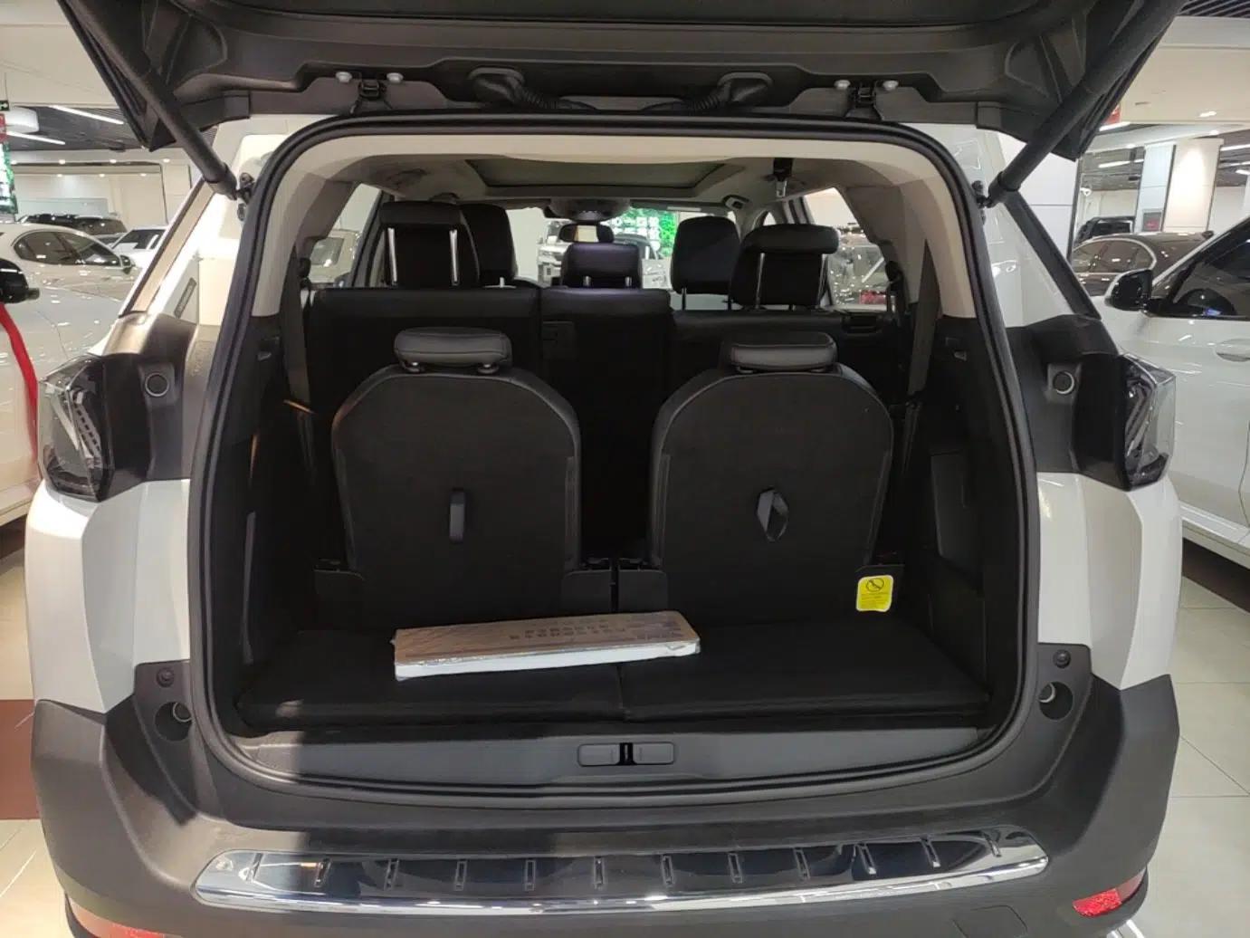Peugeot 5008 2023 400THP Passionate Full-Seat Edition 7 Seats — миниатюра 27