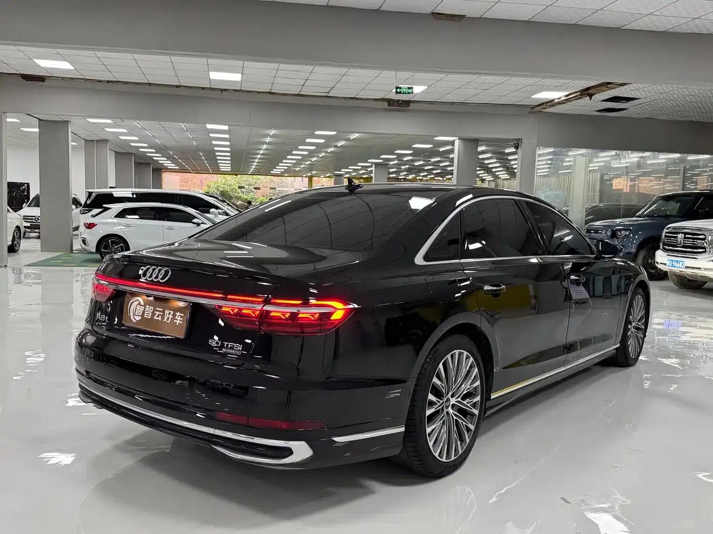 2025 Audi A8 A8L 50 TFSI quattro Premium Edition — миниатюра 9