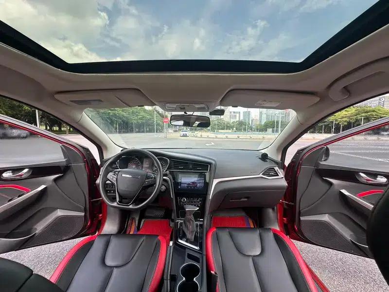 Venucia D60 2018 1.6L CVT Intelligent Elite Edition — миниатюра 11