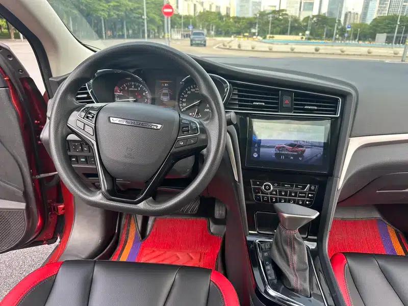 Venucia D60 2018 1.6L CVT Intelligent Elite Edition — миниатюра 13