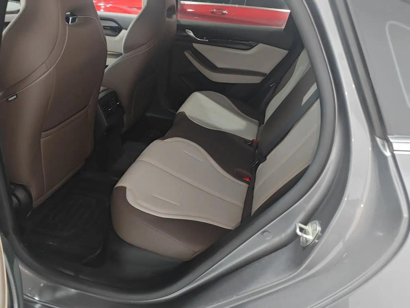 BYD Qin PLUS 2024 HONOR Edition DM-i 55KM Leading Model — миниатюра 20