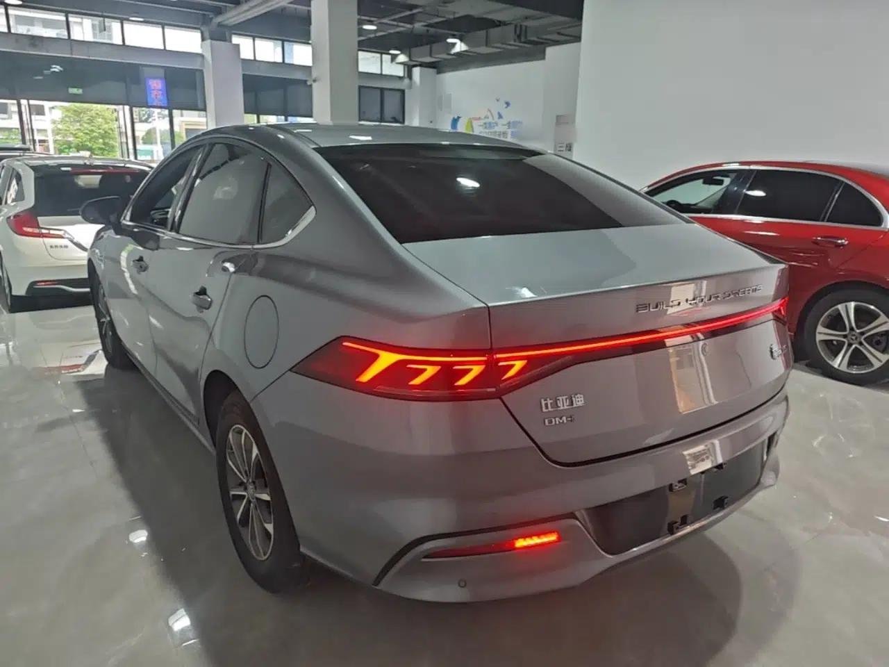 BYD Qin PLUS 2024 HONOR Edition DM-i 55KM Leading Model — миниатюра 4