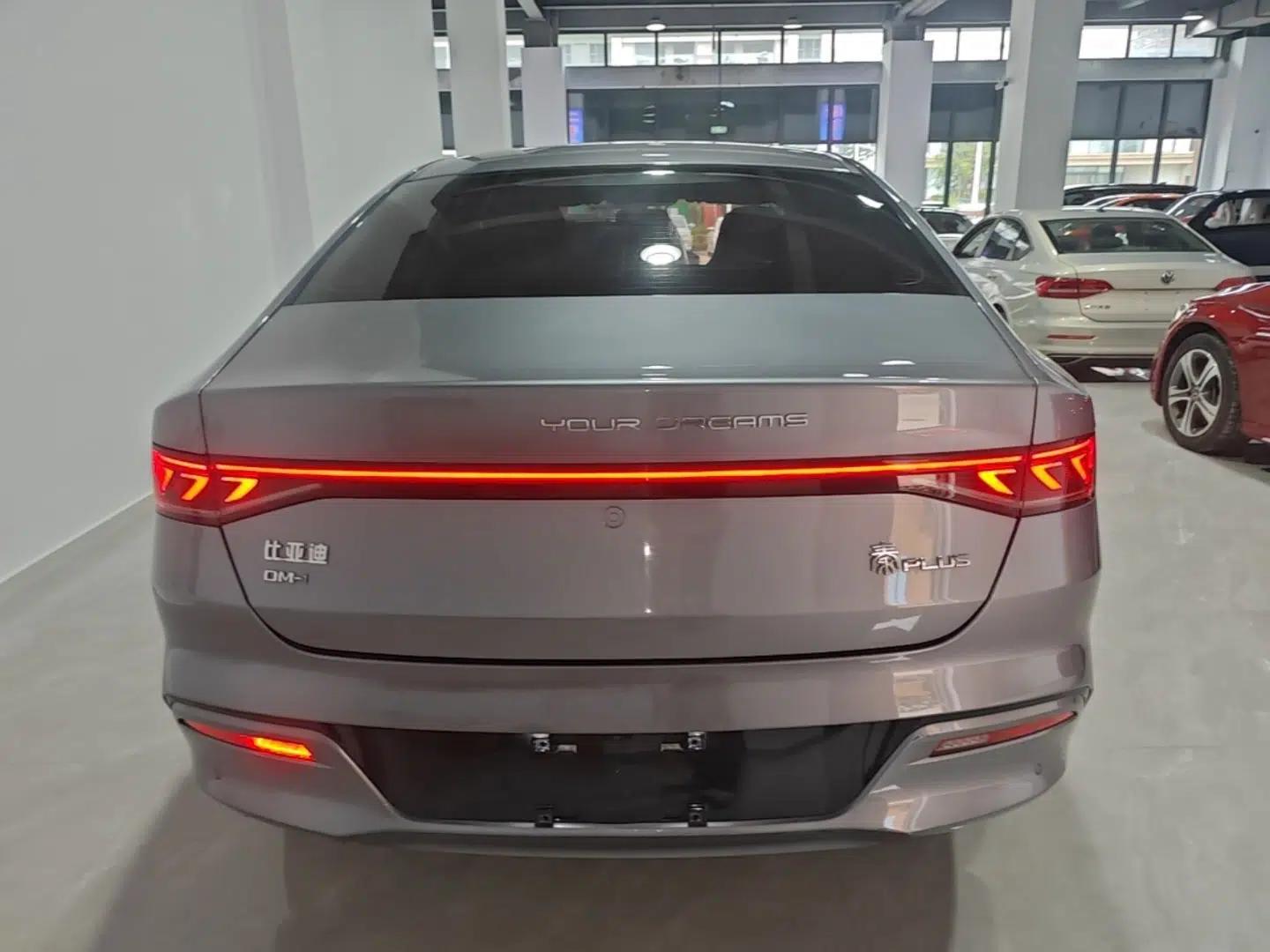 BYD Qin PLUS 2024 HONOR Edition DM-i 55KM Leading Model — миниатюра 5