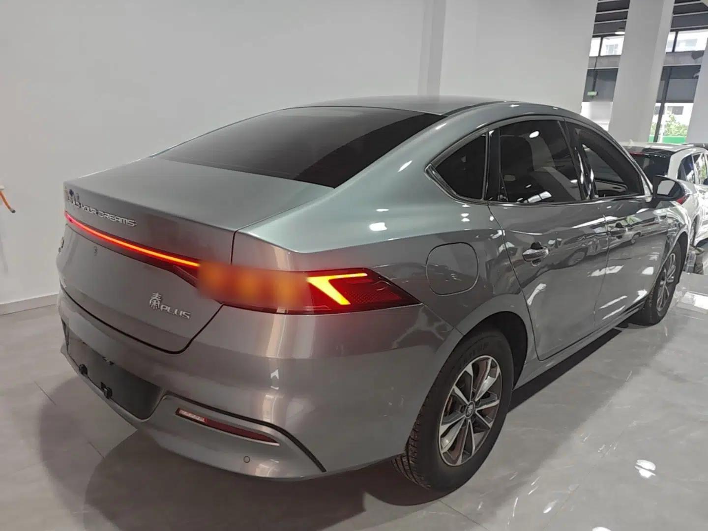 BYD Qin PLUS 2024 HONOR Edition DM-i 55KM Leading Model — миниатюра 6