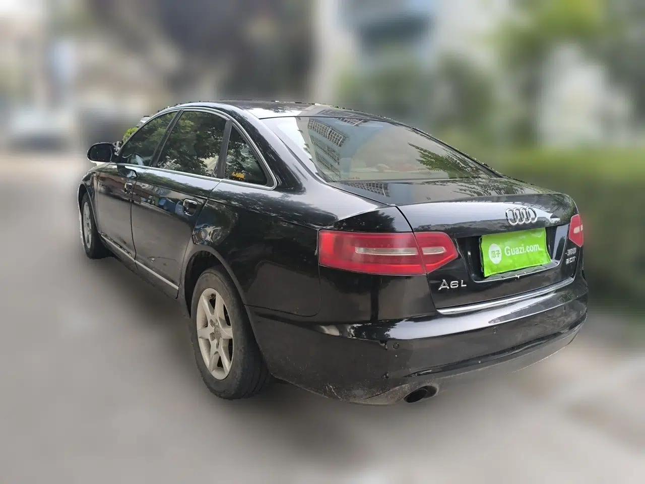Audi A6L 2011 2.0 TFSI Automatic Standard Edition — миниатюра 4