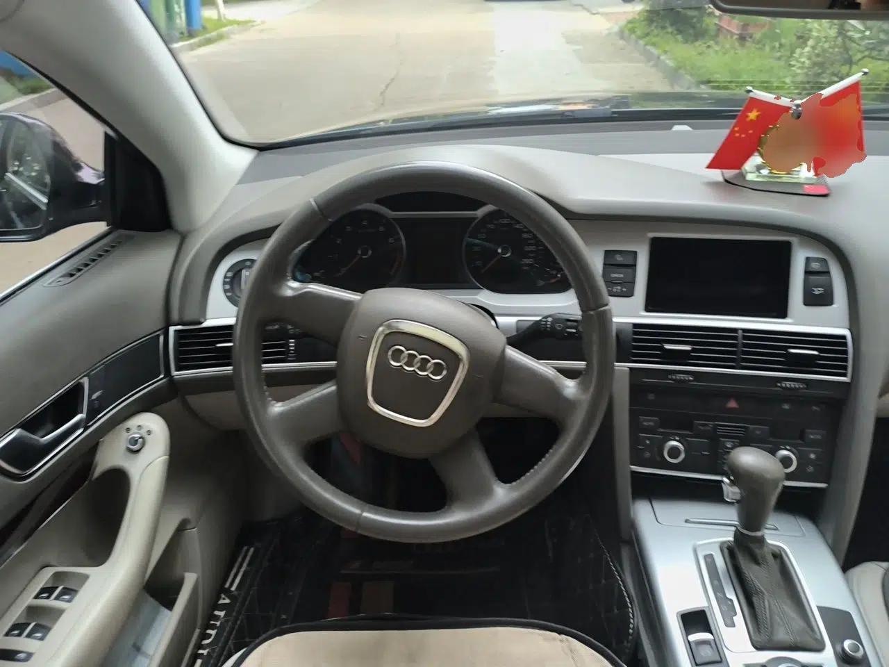 Audi A6L 2011 2.0 TFSI Automatic Standard Edition — миниатюра 10