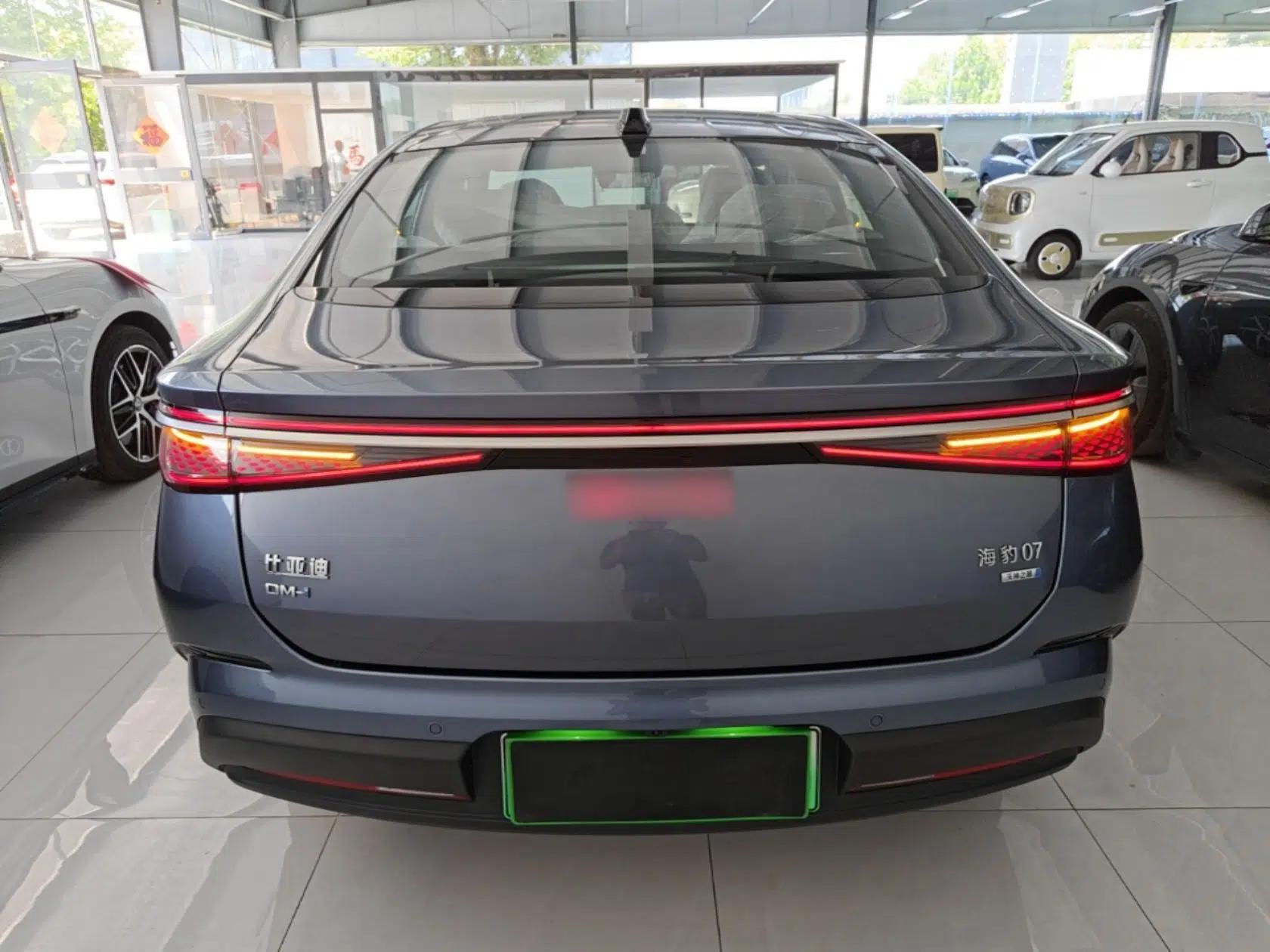 BYD Seal 07 DM-i 2026 DM-i 1.5T 135km Prestigious Edition — миниатюра 5