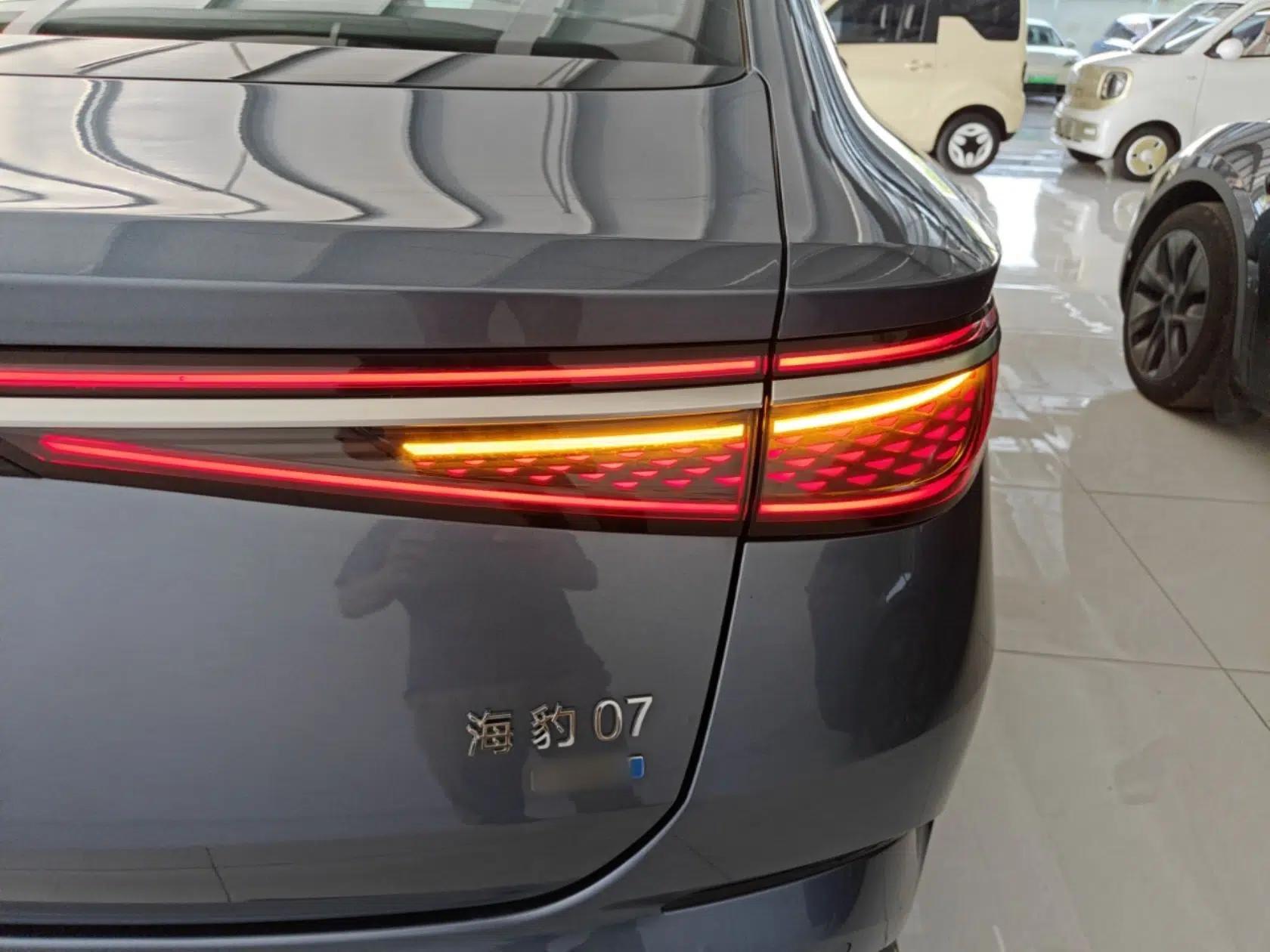 BYD Seal 07 DM-i 2026 DM-i 1.5T 135km Prestigious Edition — миниатюра 9