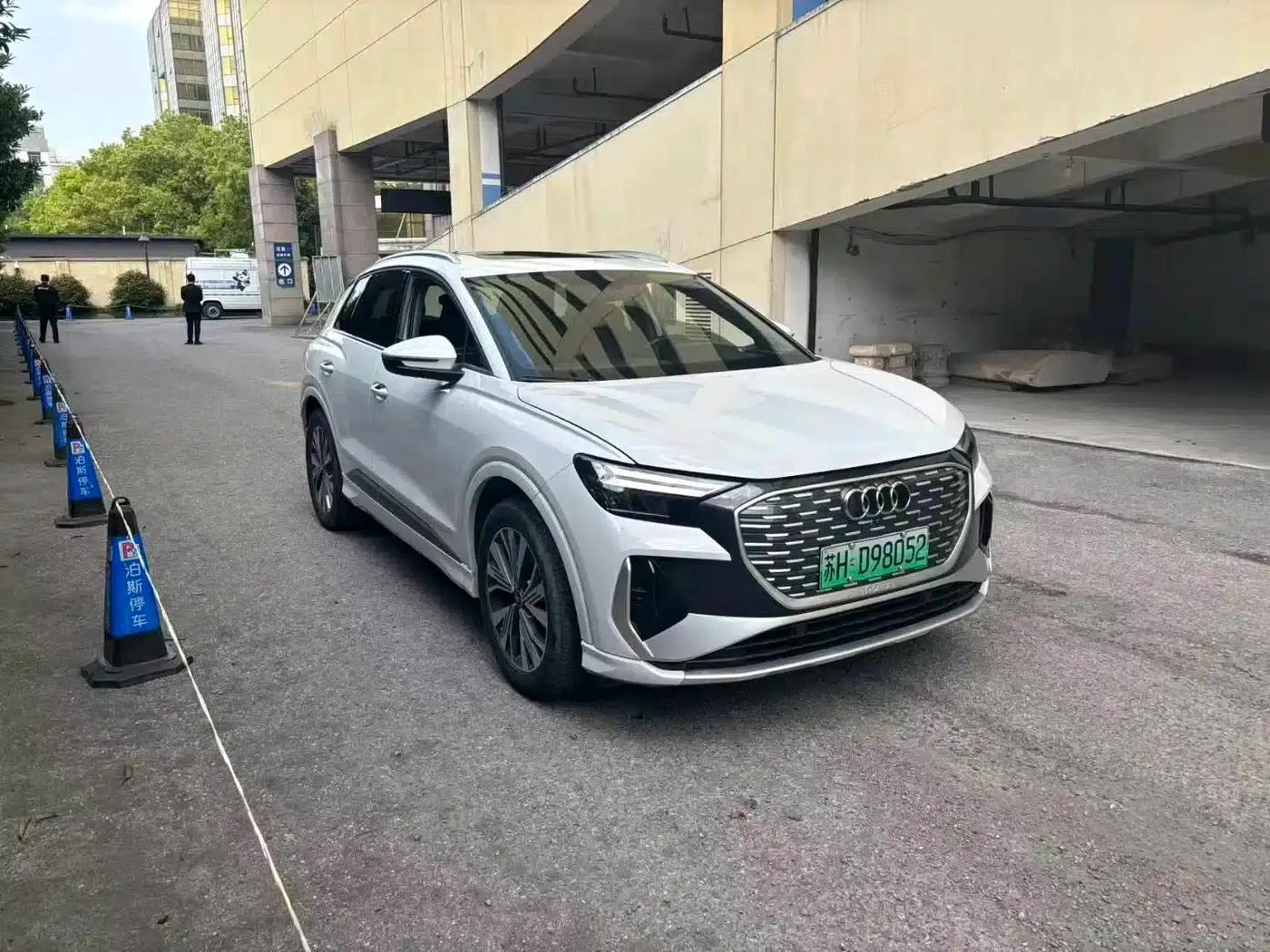 Audi Q4 e-tron 2023 Model 40 e-tron Adventure Edition — миниатюра 3