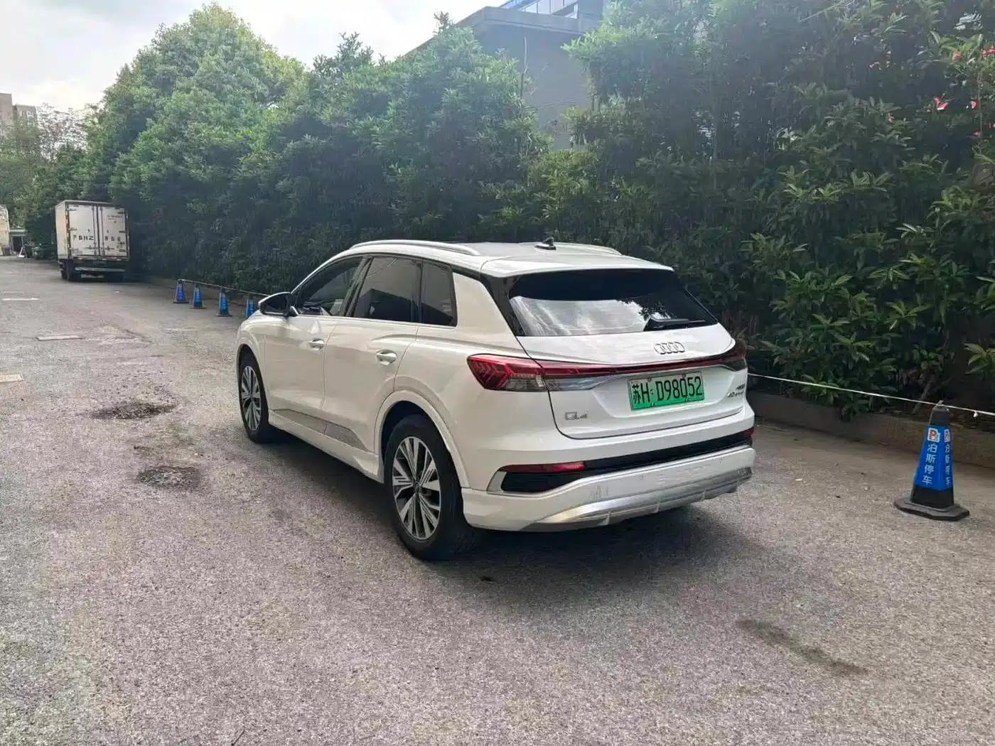 Audi Q4 e-tron 2023 Model 40 e-tron Adventure Edition — миниатюра 4