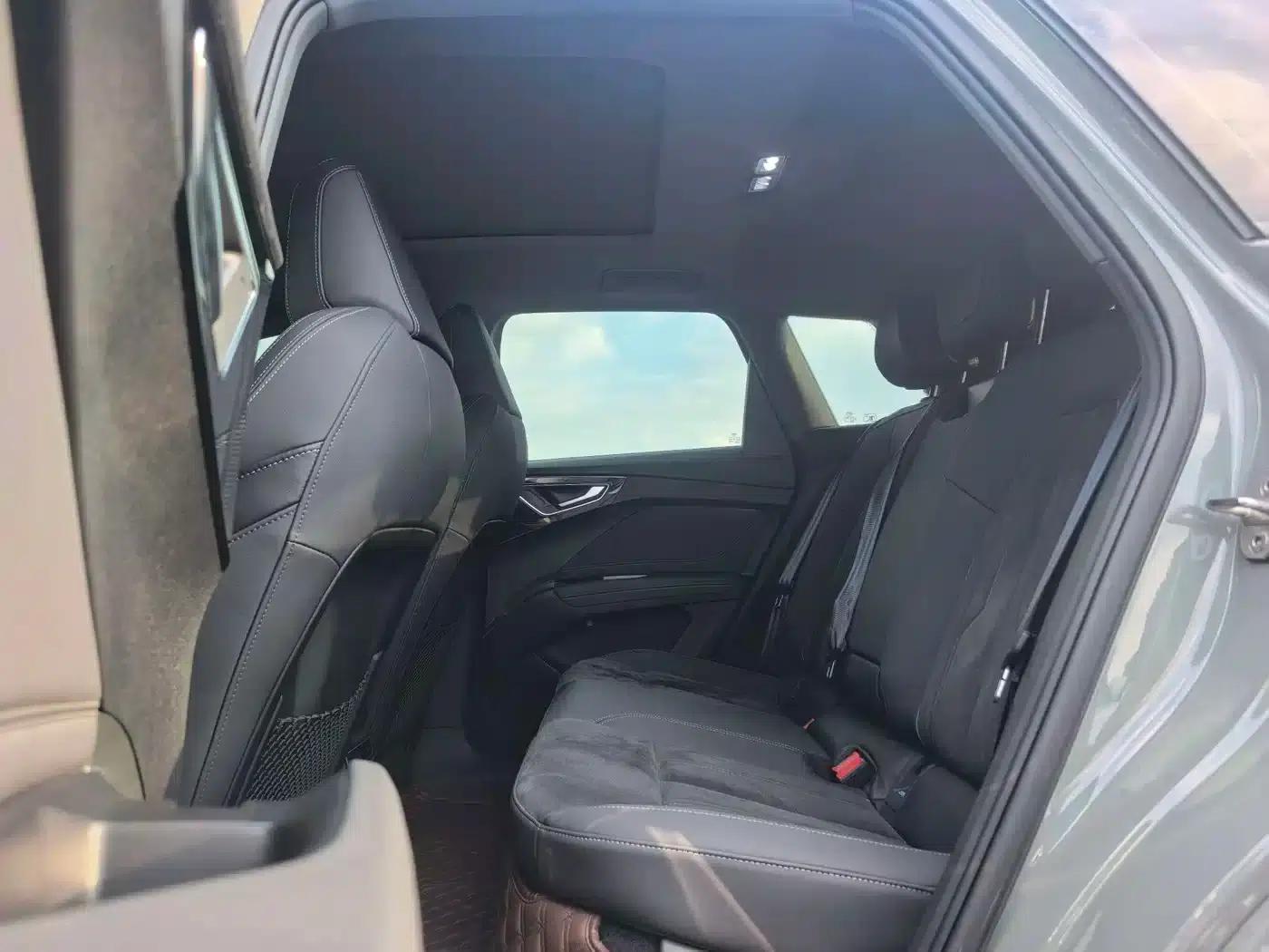 Audi Q4 e-tron 2023 50 e-tron quattro Expansion Edition — миниатюра 11