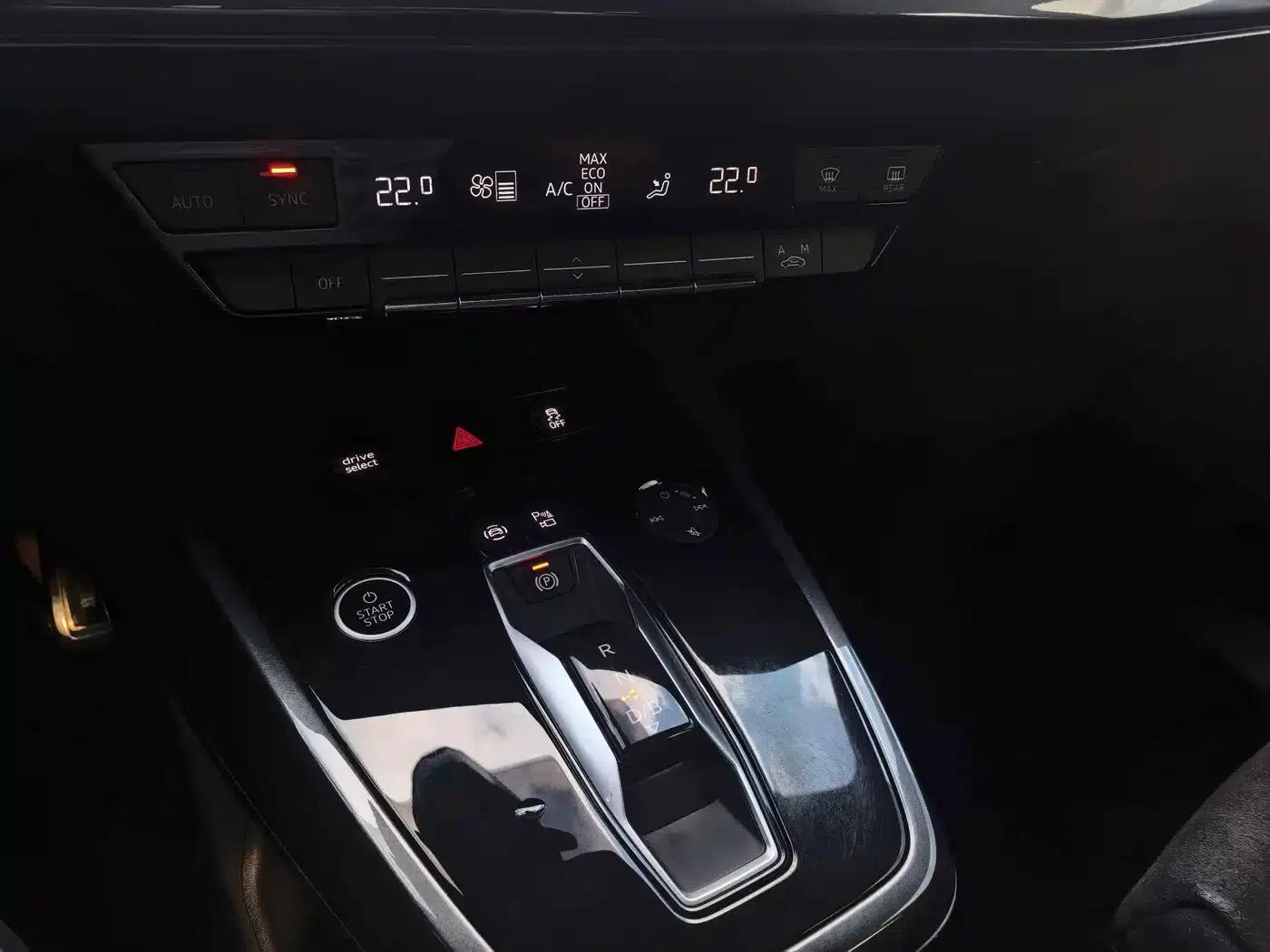 Audi Q4 e-tron 2023 50 e-tron quattro Expansion Edition — миниатюра 3