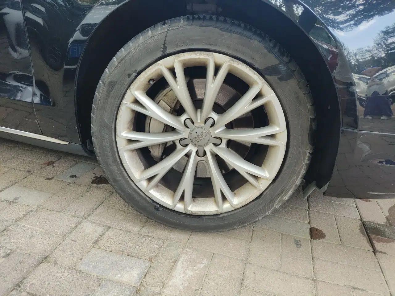 Audi A8 2014 A8L 45 TFSI quattro Luxury Model — миниатюра 8