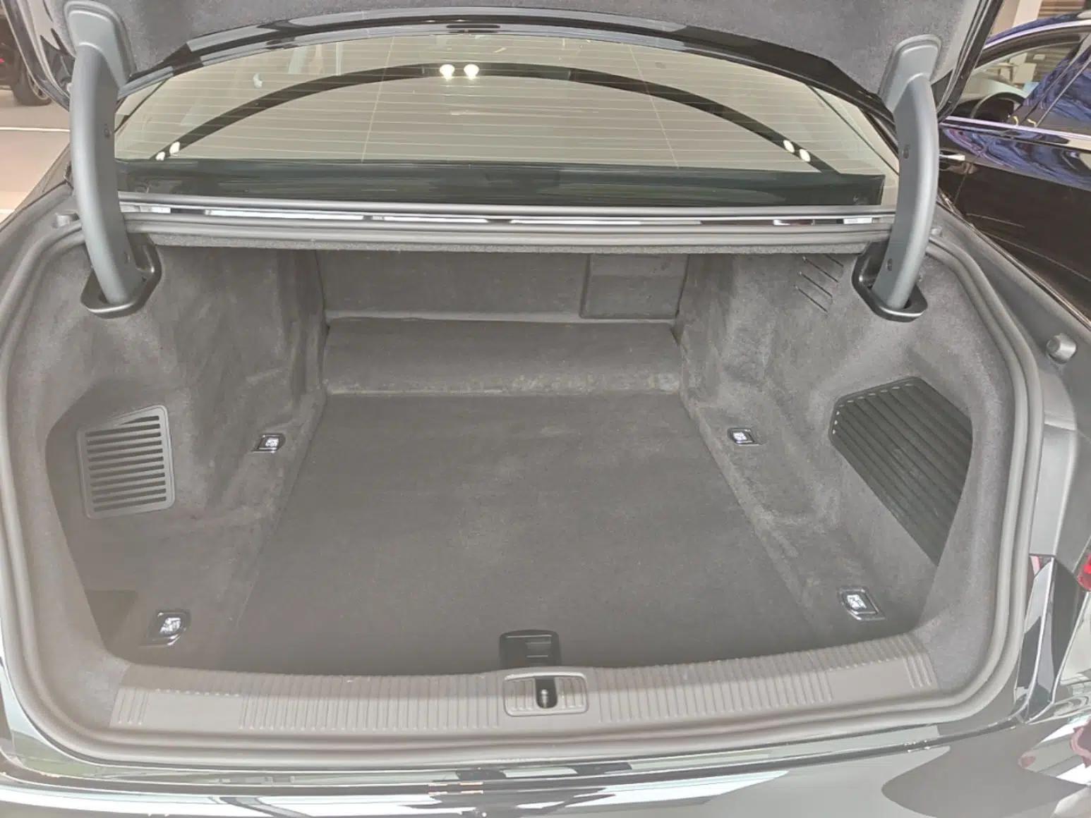 Audi A8 2024 A8L 50 TFSI quattro Prestige Edition — миниатюра 22