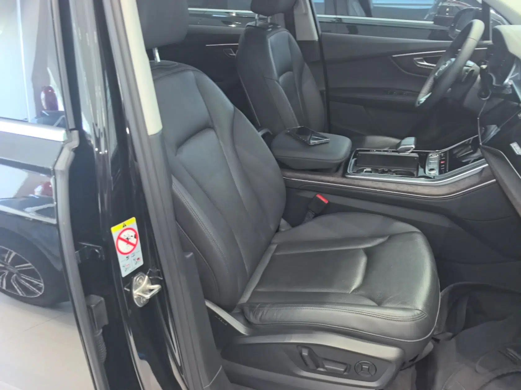 Audi Q7 2023 55 TFSI quattro S line Sport Edition — миниатюра 24