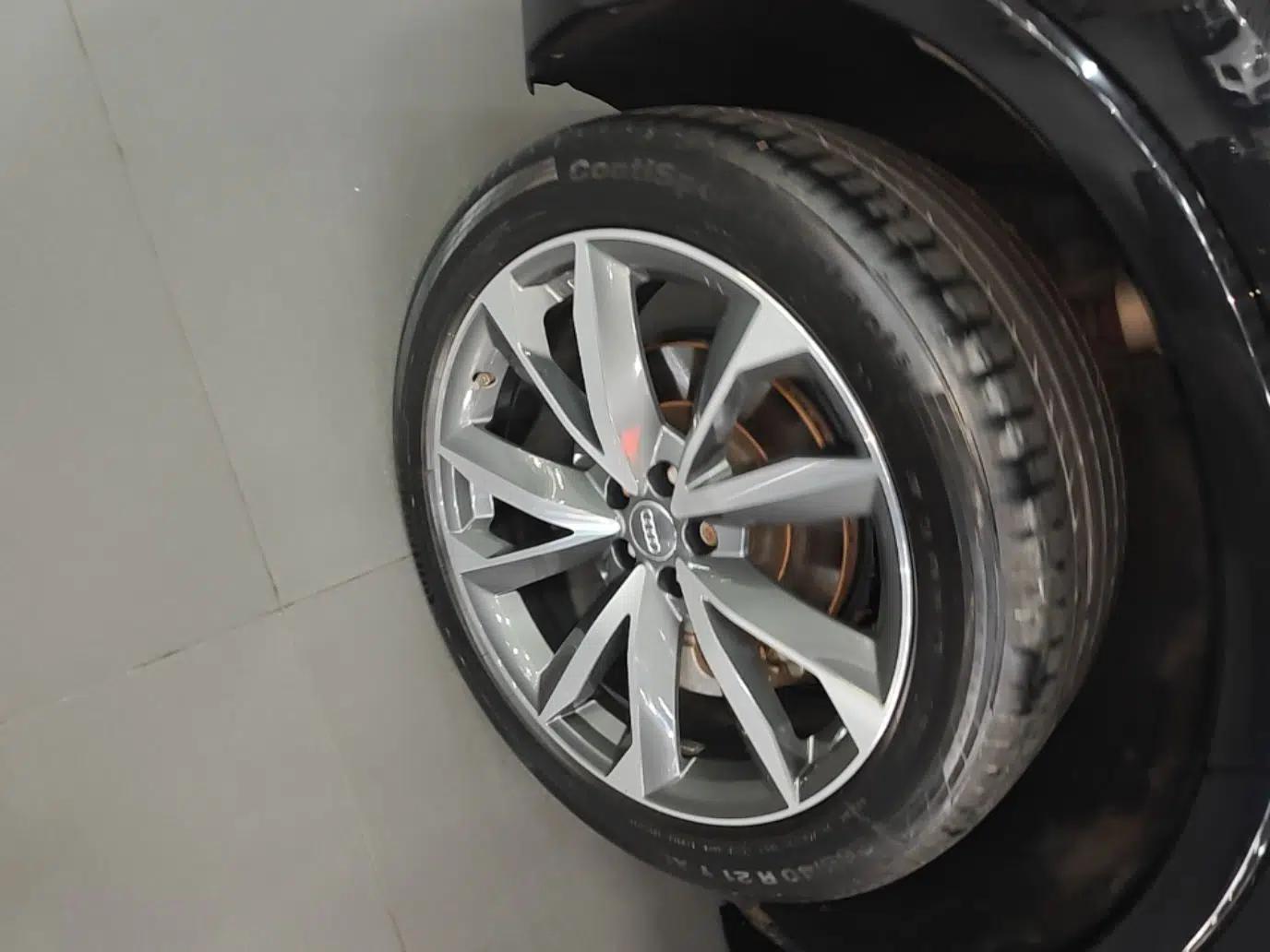 Audi Q7 2020 55 TFSI quattro S line sports model — миниатюра 11