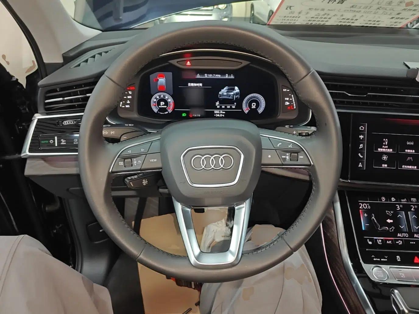 Audi Q7 2020 55 TFSI quattro S line sports model — миниатюра 13