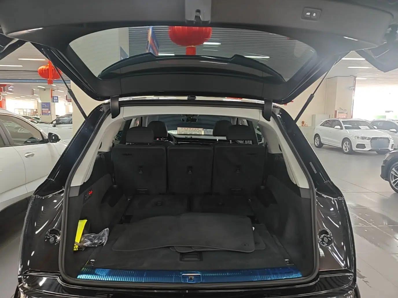 Audi Q7 2020 55 TFSI quattro S line sports model — миниатюра 22