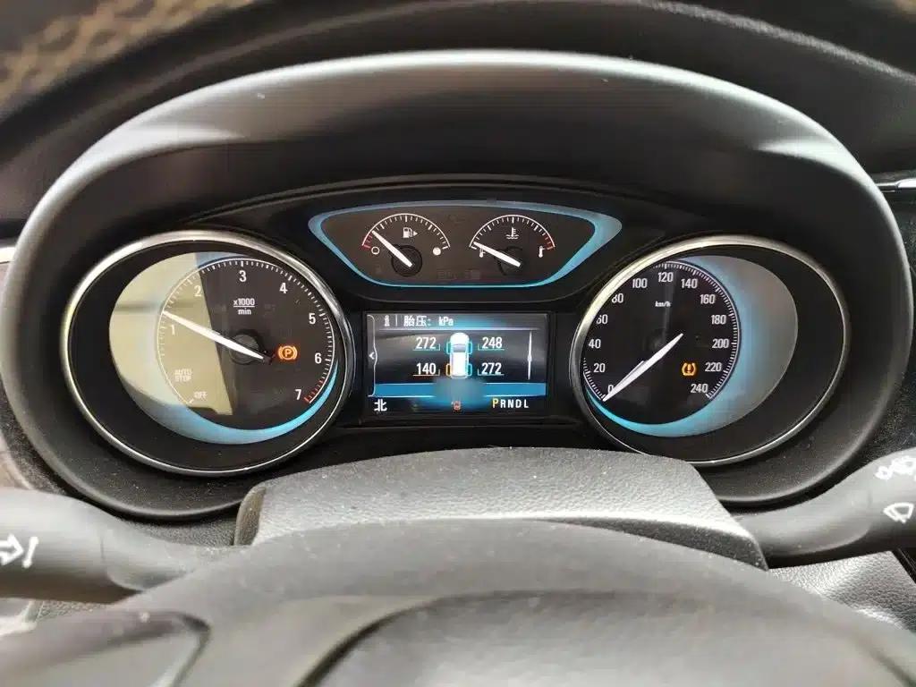 2017 Buick Envision Plus 20T 2WD Luxury — миниатюра 4