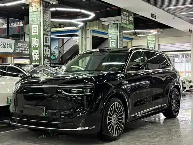 Wenjie M8 2025 Range Extended Ultra Edition 53.4kWh 6-Seat Version (192-line LiDAR)