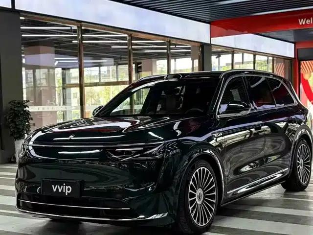 Wenjie M8 2025 Ultra Extended Range Edition (53.4kWh, 6-seater, 192-line LiDAR)