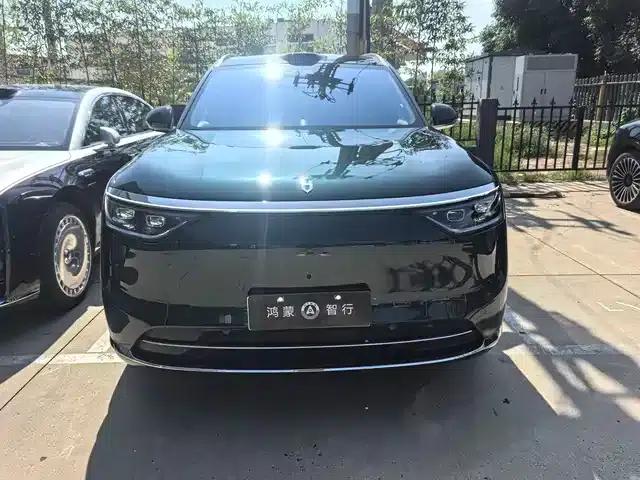 Wenjie M8 2025 Range Extended Ultra Edition 53.4kWh 6-Seat Version (192-line LiDAR)