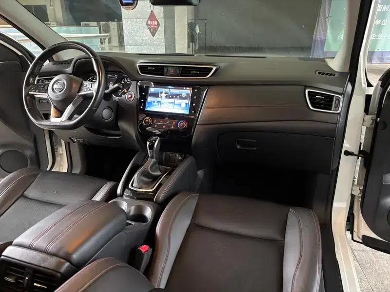 Nissan Qashqai 2019 2.0L CVT Luxury Edition — миниатюра 10