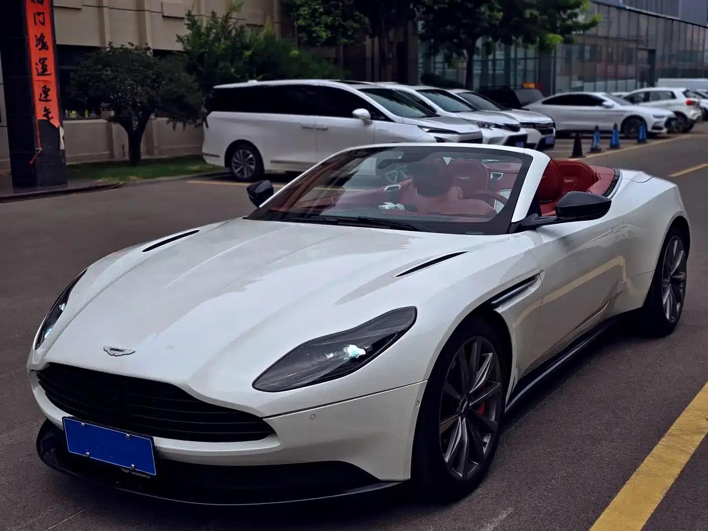 Aston Martin DB11 2019 4.0T V8 Volante — миниатюра 1