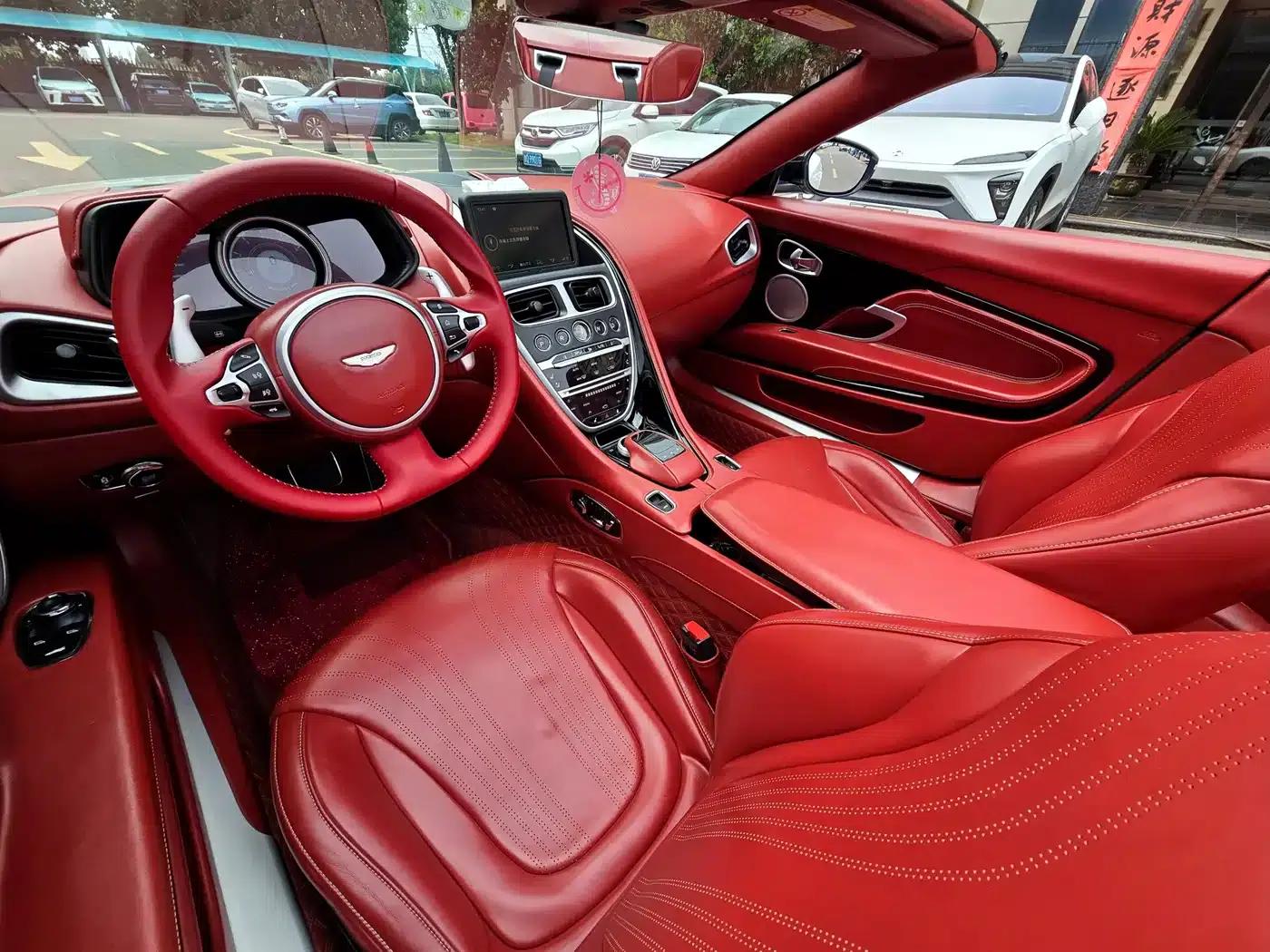 Aston Martin DB11 2019 4.0T V8 Volante — миниатюра 5