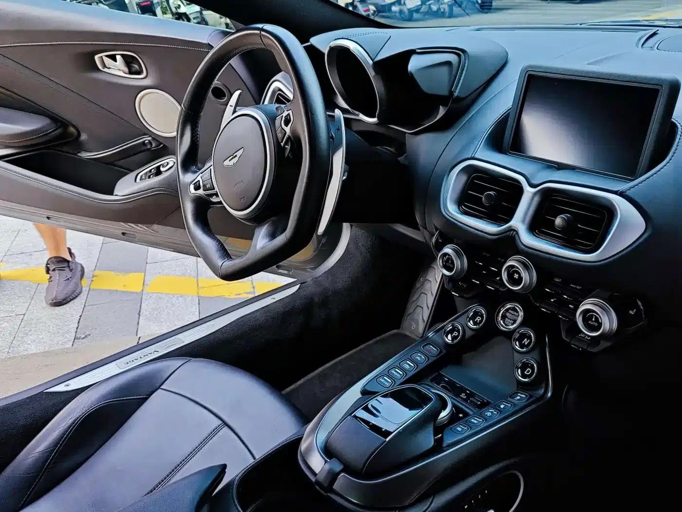 2022 V8 Vantage 4.0T V8 Coupe — миниатюра 12