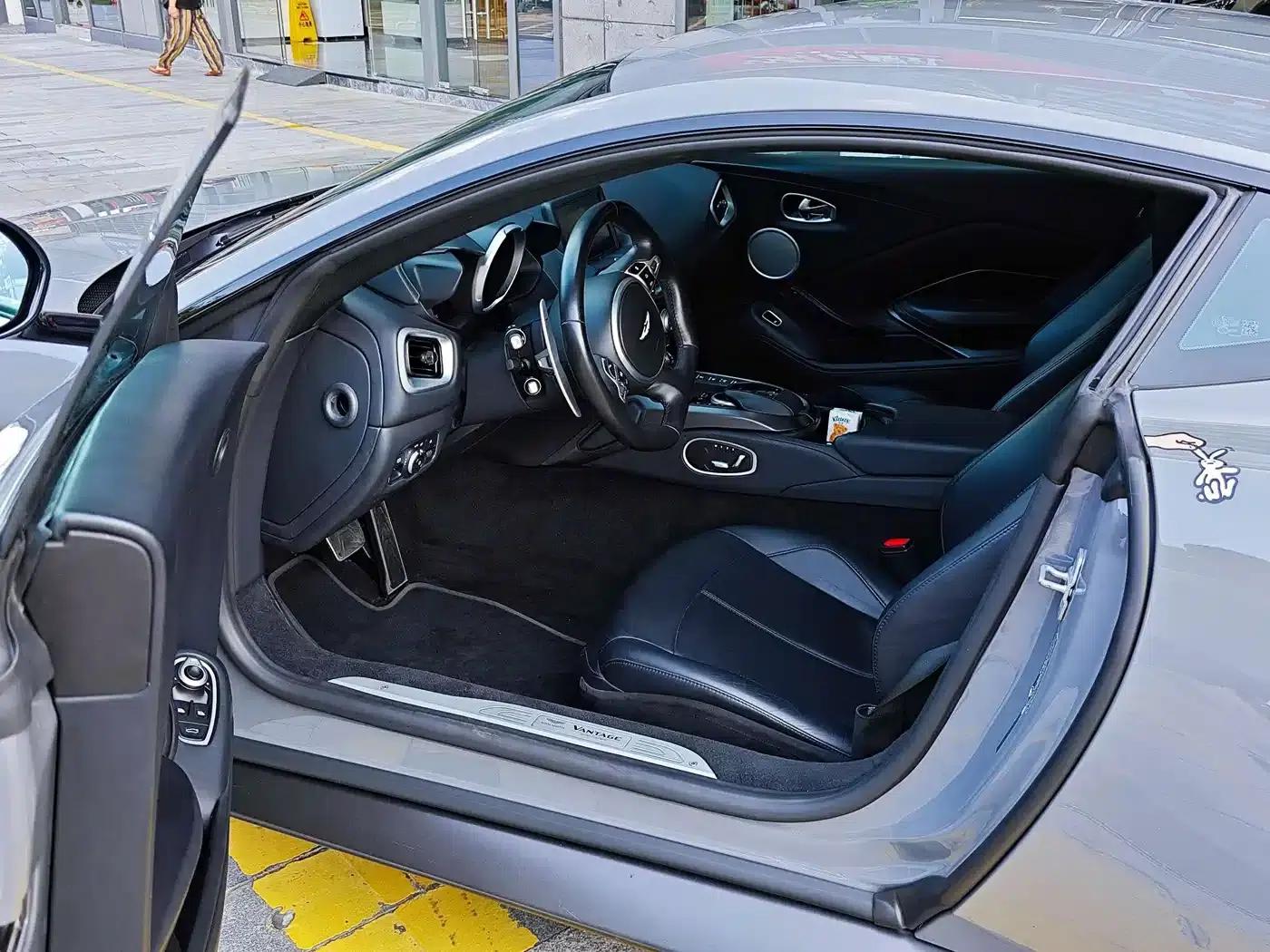 2022 V8 Vantage 4.0T V8 Coupe — миниатюра 10