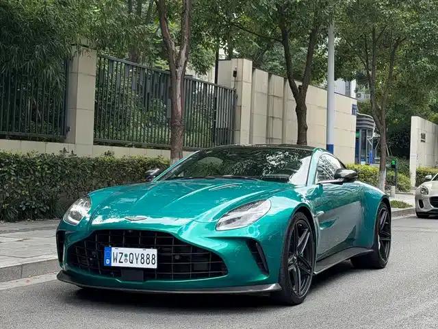 2024 V8 Vantage 4.0T V8 Coupe