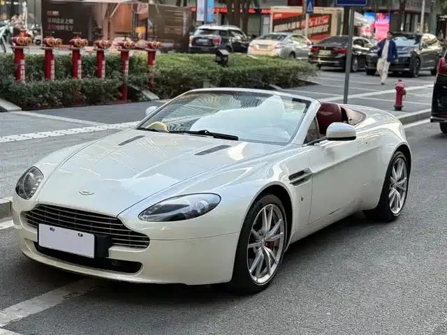 V8 Vantage 2011 4.7L Sportshift Roadster