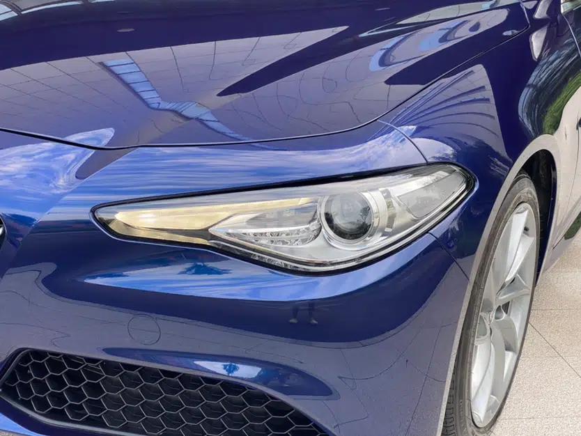 Alfa Romeo Giulia 2017 2.0T 200HP Luxury Edition — миниатюра 8