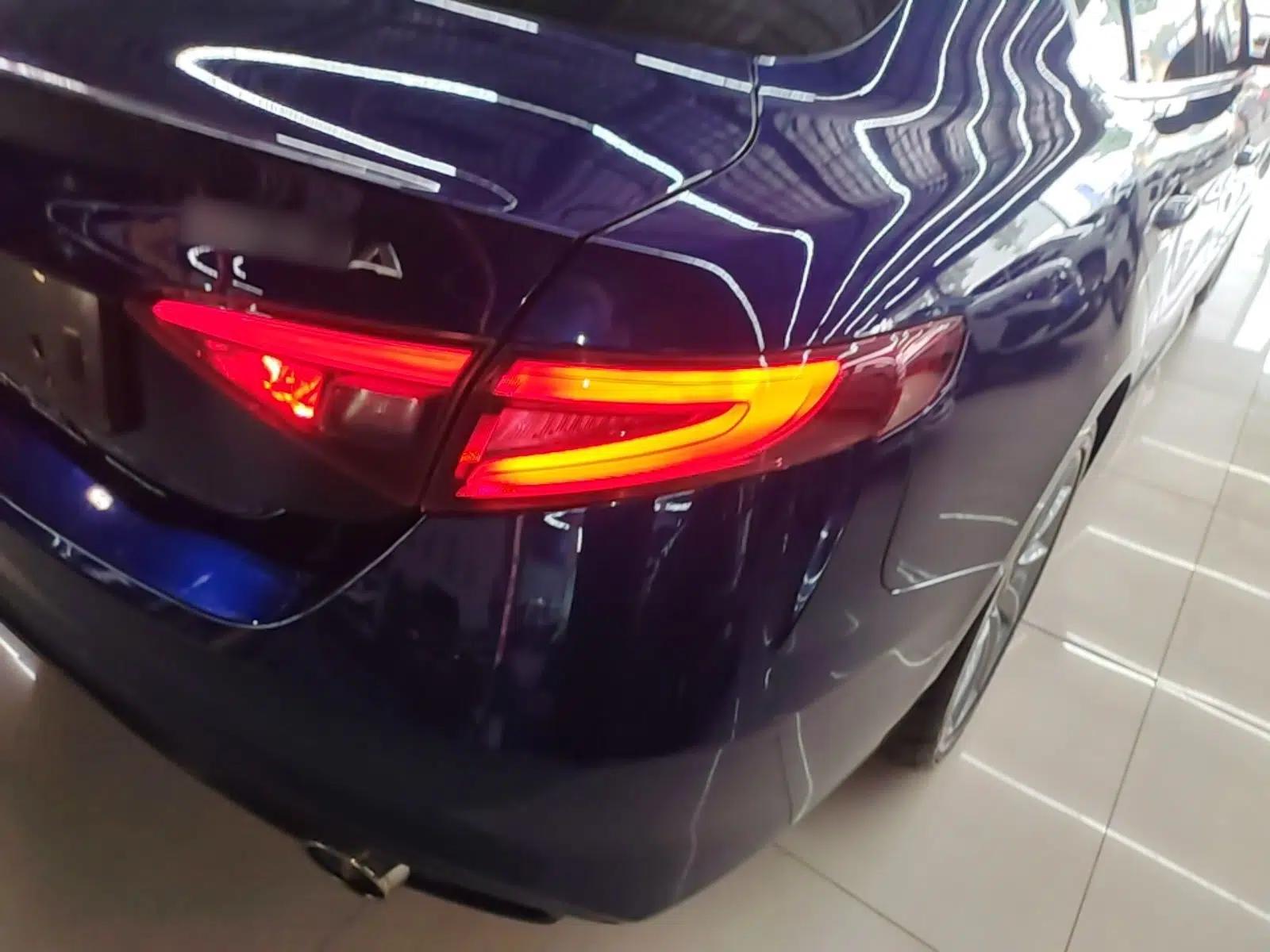 Alfa Romeo Giulia 2017 2.0T 200HP Luxury Edition — миниатюра 9