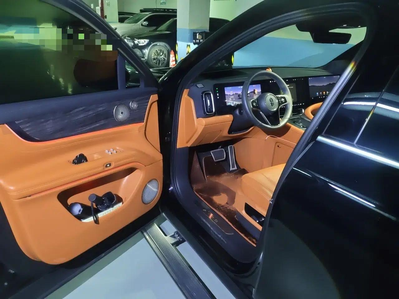 Hima AITO M9 2024 Range-Extended Max Edition 42 kWh 6-Seater Version — миниатюра 16