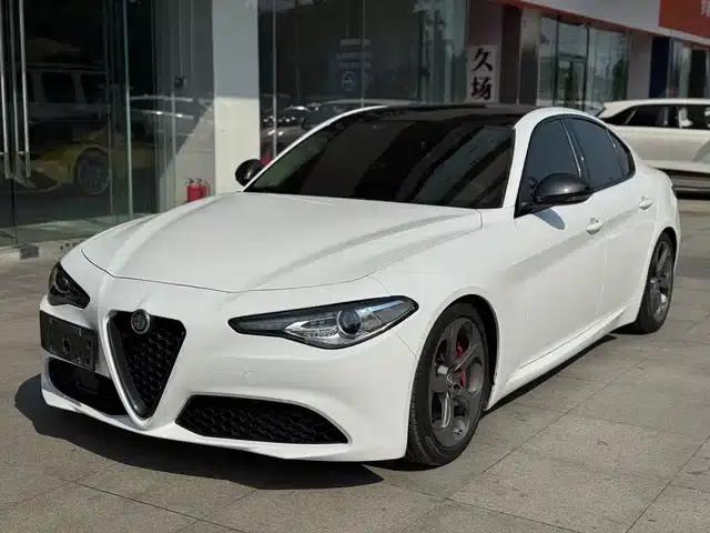 Giulia Juliet 2019 2.0T 280HP Black Package Limited Edition