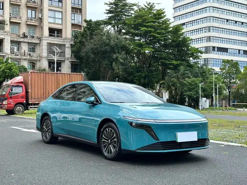Nissan N6 2026 180 Pro+ Black Knight — миниатюра 3