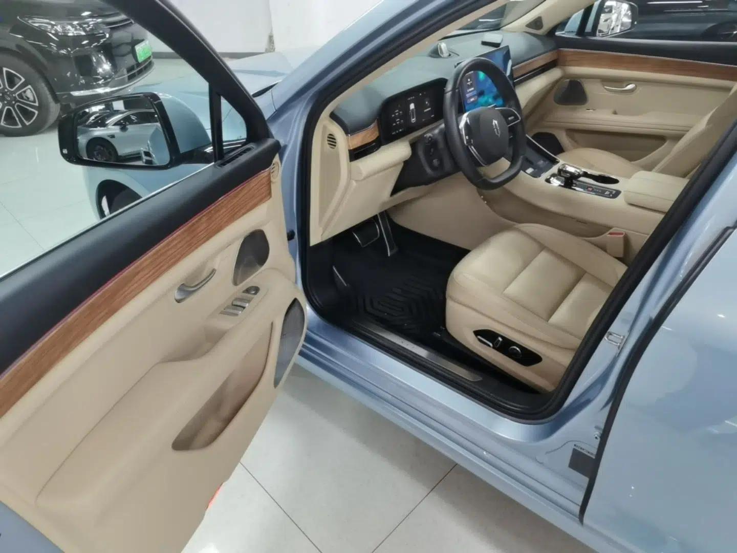 Hima AITO M5 2023 All-Electric Rear-Drive Standard Edition — миниатюра 23