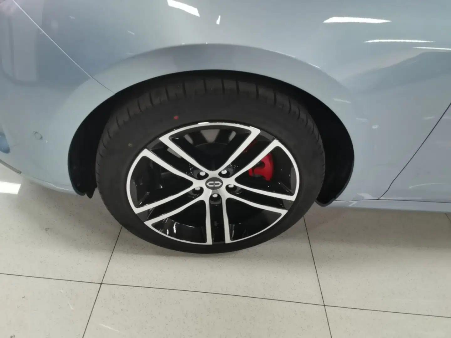 Hima AITO M5 2023 All-Electric Rear-Drive Standard Edition — миниатюра 10