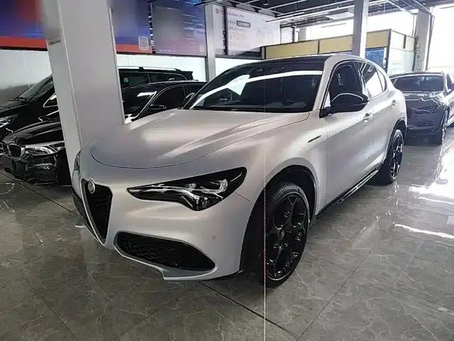 2023 Stelvio 2.0T 280HP Competizione Racing Edition