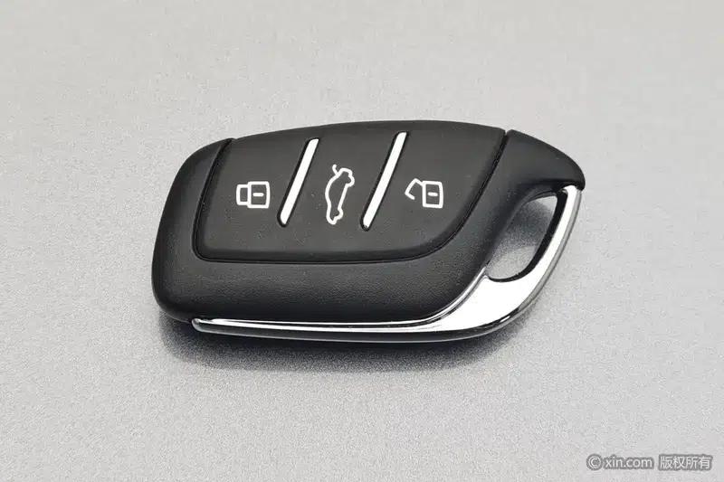 Roewe i5 2023 1.5L Manual Premium Edition — миниатюра 6