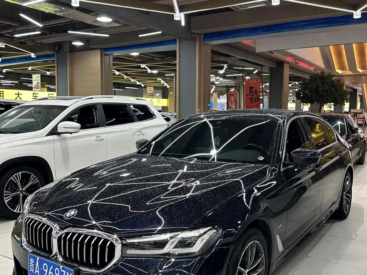 2022 BMW 5 Series 525Li M Sport Package — миниатюра 3